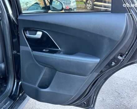 Чорний Кіа Niro, об'ємом двигуна 0 л та пробігом 125 тис. км за 22290 $, фото 19 на Automoto.ua