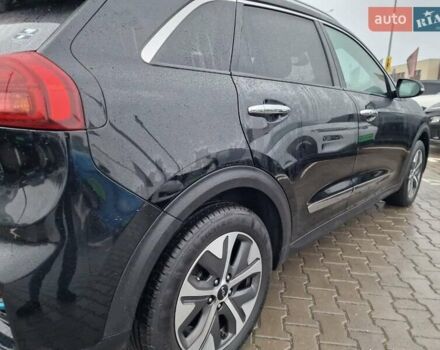 Чорний Кіа Niro, об'ємом двигуна 0 л та пробігом 53 тис. км за 22900 $, фото 16 на Automoto.ua