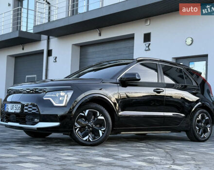 Чорний Кіа Niro, об'ємом двигуна 0 л та пробігом 63 тис. км за 28500 $, фото 6 на Automoto.ua