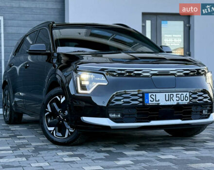 Чорний Кіа Niro, об'ємом двигуна 0 л та пробігом 63 тис. км за 28500 $, фото 4 на Automoto.ua