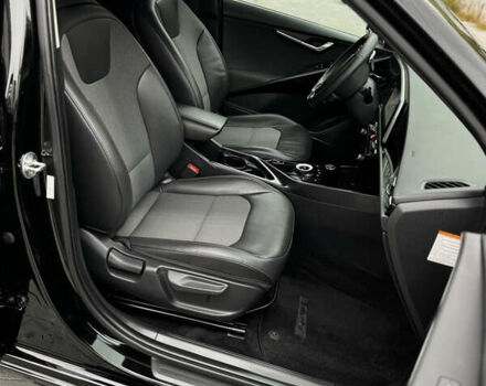 Чорний Кіа Niro, об'ємом двигуна 0 л та пробігом 80 тис. км за 23500 $, фото 50 на Automoto.ua