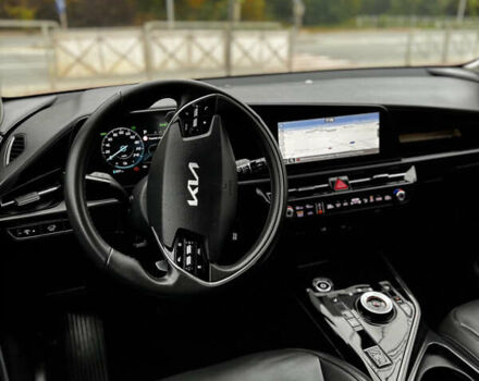 Чорний Кіа Niro, об'ємом двигуна 0 л та пробігом 80 тис. км за 23500 $, фото 75 на Automoto.ua