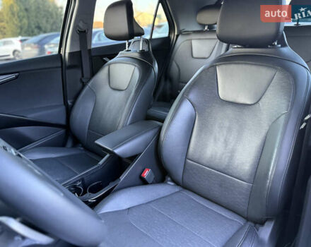 Чорний Кіа Niro, об'ємом двигуна 0 л та пробігом 63 тис. км за 28500 $, фото 72 на Automoto.ua