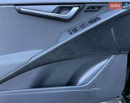 Чорний Кіа Niro, об'ємом двигуна 0 л та пробігом 63 тис. км за 28500 $, фото 65 на Automoto.ua