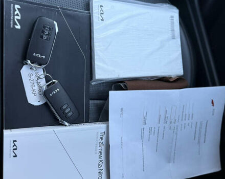 Чорний Кіа Niro, об'ємом двигуна 0 л та пробігом 63 тис. км за 28500 $, фото 108 на Automoto.ua