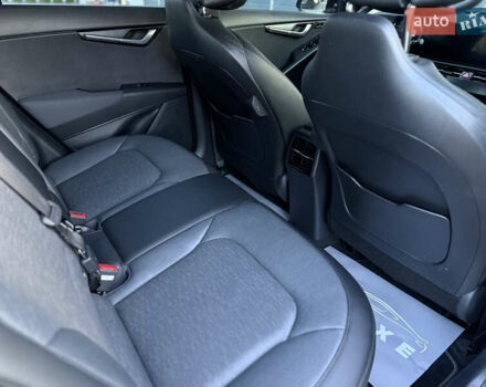 Чорний Кіа Niro, об'ємом двигуна 0 л та пробігом 63 тис. км за 28500 $, фото 99 на Automoto.ua