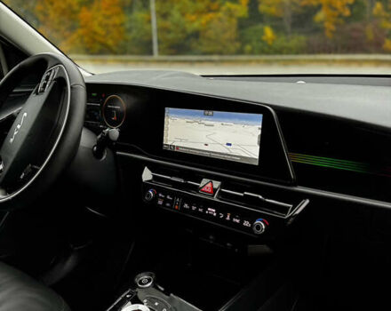 Чорний Кіа Niro, об'ємом двигуна 0 л та пробігом 80 тис. км за 23500 $, фото 62 на Automoto.ua