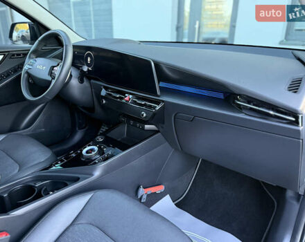 Чорний Кіа Niro, об'ємом двигуна 0 л та пробігом 63 тис. км за 28500 $, фото 69 на Automoto.ua