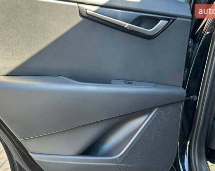 Чорний Кіа Niro, об'ємом двигуна 0 л та пробігом 14 тис. км за 24200 $, фото 15 на Automoto.ua