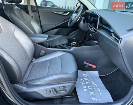 Чорний Кіа Niro, об'ємом двигуна 0 л та пробігом 63 тис. км за 28500 $, фото 67 на Automoto.ua