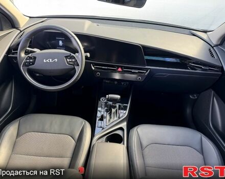 Чорний Кіа Niro, об'ємом двигуна 1.6 л та пробігом 34 тис. км за 26000 $, фото 6 на Automoto.ua