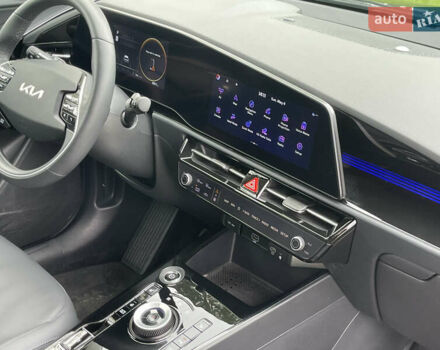 Чорний Кіа Niro, об'ємом двигуна 0 л та пробігом 8 тис. км за 25000 $, фото 26 на Automoto.ua