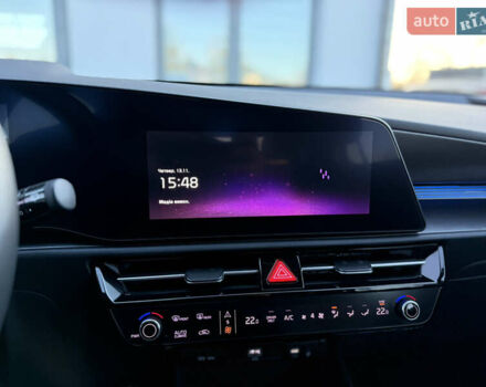 Чорний Кіа Niro, об'ємом двигуна 0 л та пробігом 63 тис. км за 28500 $, фото 92 на Automoto.ua