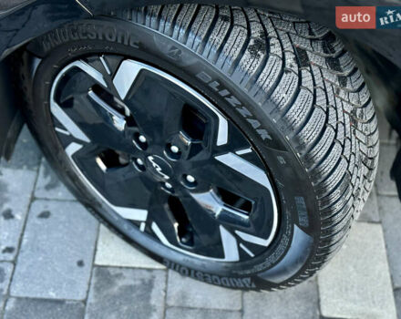 Чорний Кіа Niro, об'ємом двигуна 0 л та пробігом 63 тис. км за 28500 $, фото 24 на Automoto.ua