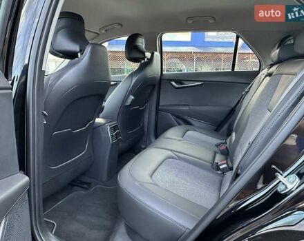 Черный Киа Niro, объемом двигателя 0 л и пробегом 13 тыс. км за 26900 $, фото 3 на Automoto.ua