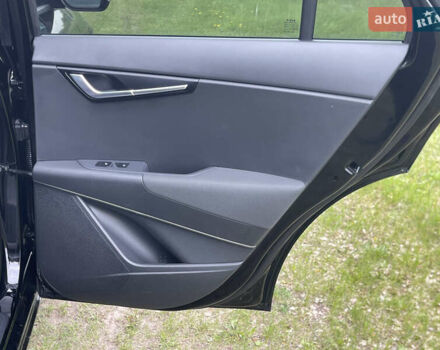 Чорний Кіа Niro, об'ємом двигуна 0 л та пробігом 8 тис. км за 25000 $, фото 23 на Automoto.ua