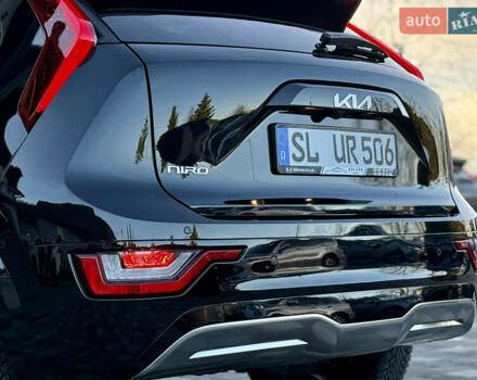 Чорний Кіа Niro, об'ємом двигуна 0 л та пробігом 63 тис. км за 28500 $, фото 46 на Automoto.ua