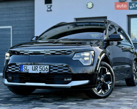 Чорний Кіа Niro, об'ємом двигуна 0 л та пробігом 63 тис. км за 28500 $, фото 3 на Automoto.ua
