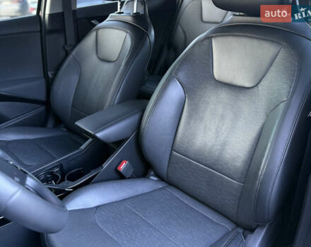 Чорний Кіа Niro, об'ємом двигуна 0 л та пробігом 63 тис. км за 28500 $, фото 61 на Automoto.ua