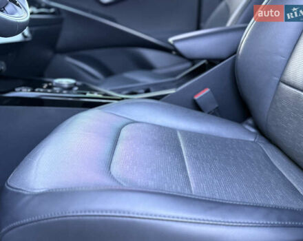 Чорний Кіа Niro, об'ємом двигуна 0 л та пробігом 63 тис. км за 28500 $, фото 62 на Automoto.ua