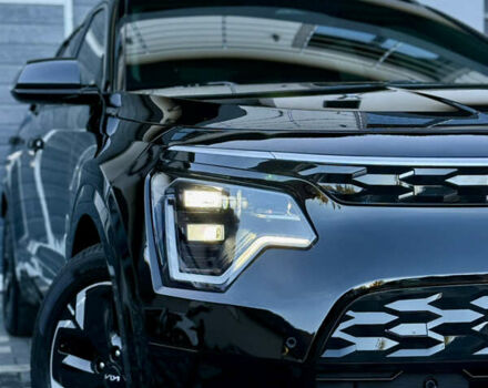 Чорний Кіа Niro, об'ємом двигуна 0 л та пробігом 63 тис. км за 28500 $, фото 11 на Automoto.ua