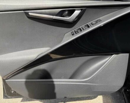 Черный Киа Niro, объемом двигателя 1.6 л и пробегом 25 тыс. км за 18000 $, фото 9 на Automoto.ua