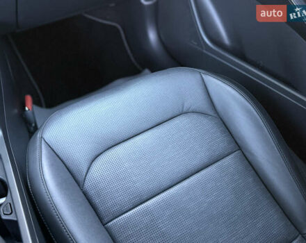 Чорний Кіа Niro, об'ємом двигуна 0 л та пробігом 63 тис. км за 28500 $, фото 80 на Automoto.ua