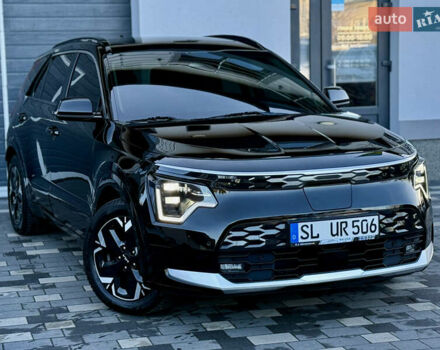 Чорний Кіа Niro, об'ємом двигуна 0 л та пробігом 63 тис. км за 28500 $, фото 2 на Automoto.ua