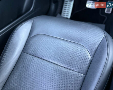 Чорний Кіа Niro, об'ємом двигуна 0 л та пробігом 63 тис. км за 28500 $, фото 79 на Automoto.ua