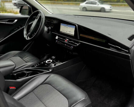 Чорний Кіа Niro, об'ємом двигуна 0 л та пробігом 80 тис. км за 23500 $, фото 52 на Automoto.ua