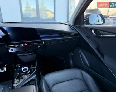 Чорний Кіа Niro, об'ємом двигуна 0 л та пробігом 63 тис. км за 28500 $, фото 76 на Automoto.ua