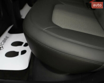 Черный Киа Niro, объемом двигателя 0 л и пробегом 28 тыс. км за 24300 $, фото 57 на Automoto.ua