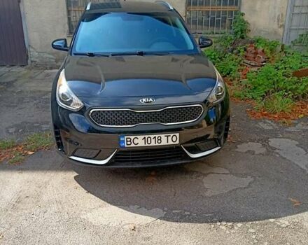 Чорний Кіа Niro, об'ємом двигуна 1.58 л та пробігом 146 тис. км за 15600 $, фото 1 на Automoto.ua