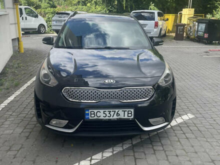 Чорний Кіа Niro, об'ємом двигуна 1.58 л та пробігом 115 тис. км за 16500 $, фото 1 на Automoto.ua