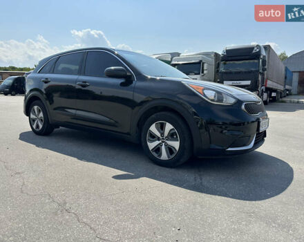 Чорний Кіа Niro, об'ємом двигуна 1.58 л та пробігом 206 тис. км за 15800 $, фото 1 на Automoto.ua