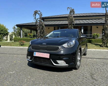 Черный Киа Niro, объемом двигателя 1.6 л и пробегом 202 тыс. км за 13499 $, фото 1 на Automoto.ua