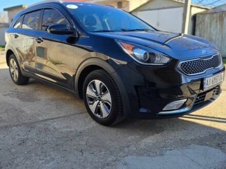 Чорний Кіа Niro, об'ємом двигуна 1.6 л та пробігом 140 тис. км за 19900 $, фото 1 на Automoto.ua