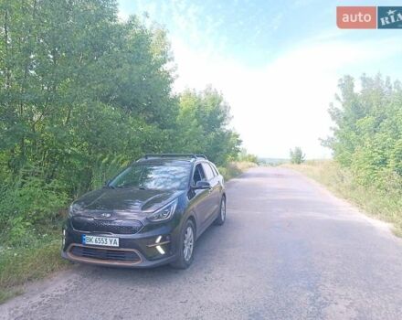 Черный Киа Niro, объемом двигателя 0 л и пробегом 119 тыс. км за 17400 $, фото 1 на Automoto.ua