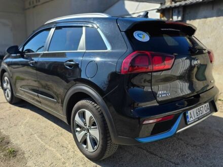 Чорний Кіа Niro, об'ємом двигуна 1.6 л та пробігом 141 тис. км за 15563 $, фото 1 на Automoto.ua