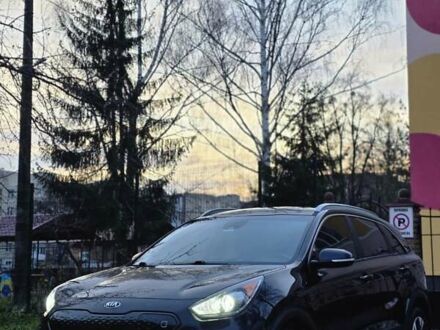 Черный Киа Niro, объемом двигателя 0 л и пробегом 310 тыс. км за 15200 $, фото 1 на Automoto.ua