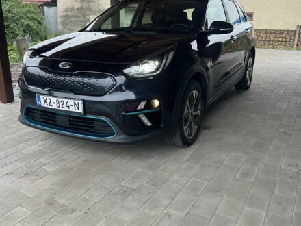 Черный Киа Niro, объемом двигателя 0 л и пробегом 141 тыс. км за 17400 $, фото 1 на Automoto.ua