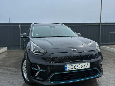Черный Киа Niro, объемом двигателя 0 л и пробегом 120 тыс. км за 17950 $, фото 1 на Automoto.ua