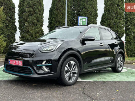 Чорний Кіа Niro, об'ємом двигуна 0 л та пробігом 110 тис. км за 19500 $, фото 1 на Automoto.ua