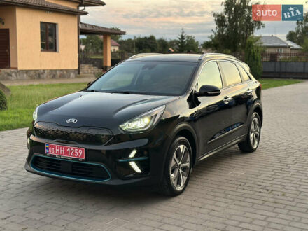 Черный Киа Niro, объемом двигателя 0 л и пробегом 152 тыс. км за 18450 $, фото 1 на Automoto.ua