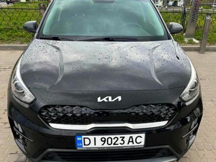 Чорний Кіа Niro, об'ємом двигуна 1.6 л та пробігом 63 тис. км за 18500 $, фото 1 на Automoto.ua