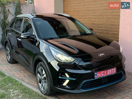 Черный Киа Niro, объемом двигателя 0 л и пробегом 60 тыс. км за 22799 $, фото 1 на Automoto.ua