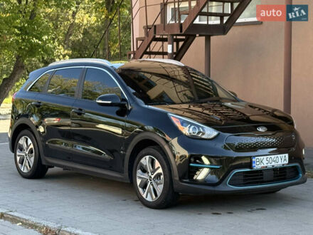 Кіа Niro 2021 у Рівному на Automoto.ua Чорний Кіа Niro, об'ємом двигуна 0 л та пробігом 78 тис. км за 17999 $, фото 1 на Automoto.ua