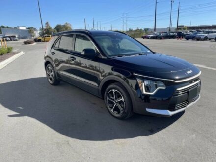 Черный Киа Niro, объемом двигателя 1.6 л и пробегом 22 тыс. км за 19600 $, фото 1 на Automoto.ua