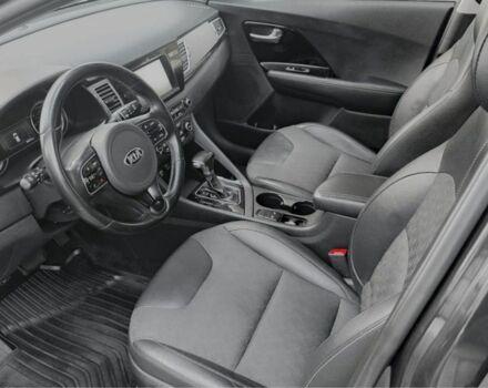 Коричневый Киа Niro, объемом двигателя 1.6 л и пробегом 96 тыс. км за 10400 $, фото 7 на Automoto.ua