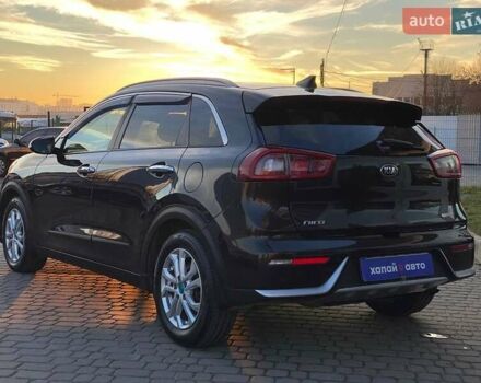 Коричневий Кіа Niro, об'ємом двигуна 1.58 л та пробігом 150 тис. км за 16500 $, фото 7 на Automoto.ua